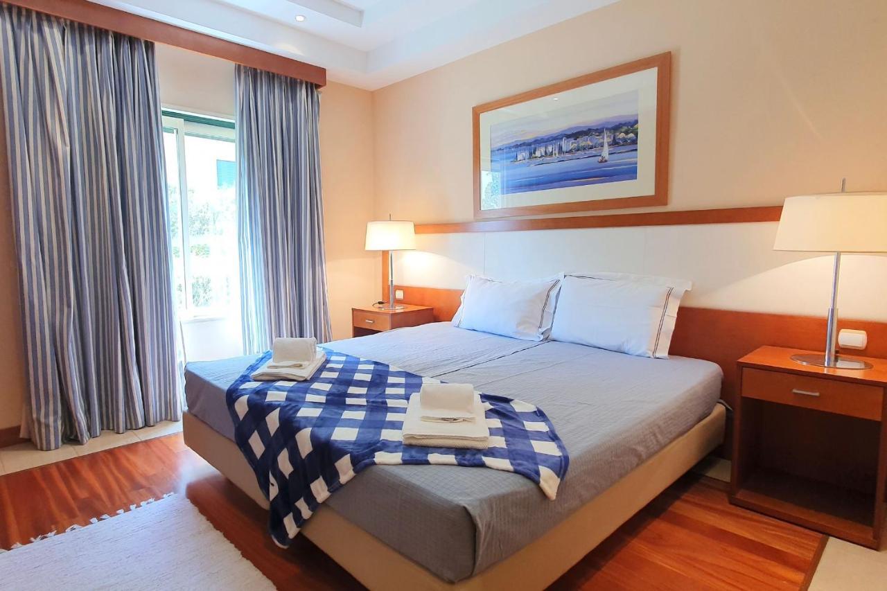 Classic 2Bdr Apartment Near Beach By Lovelystay ラゴア エクステリア 写真