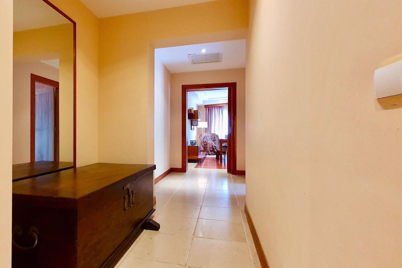 Classic 2Bdr Apartment Near Beach By Lovelystay ラゴア エクステリア 写真