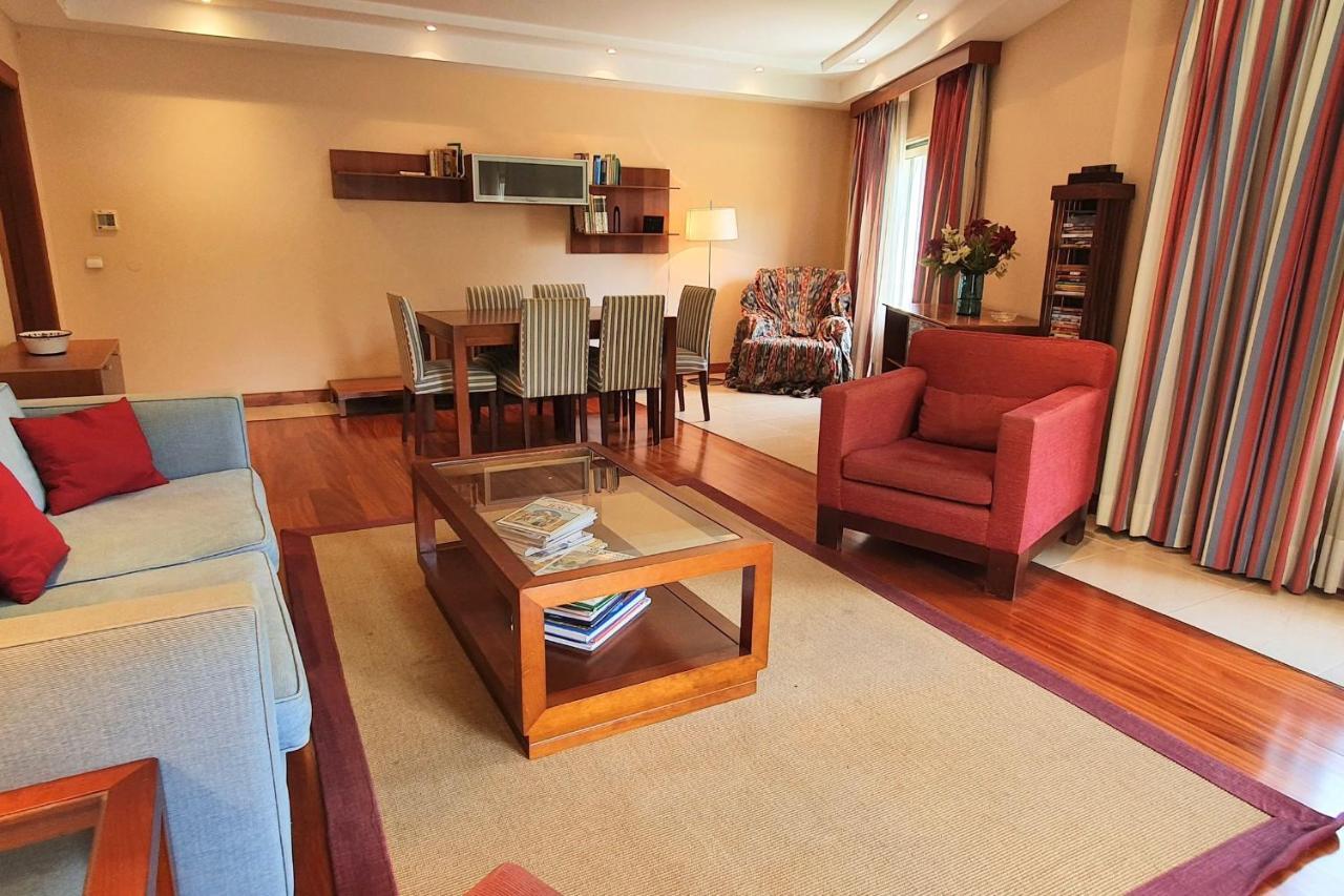 Classic 2Bdr Apartment Near Beach By Lovelystay ラゴア エクステリア 写真